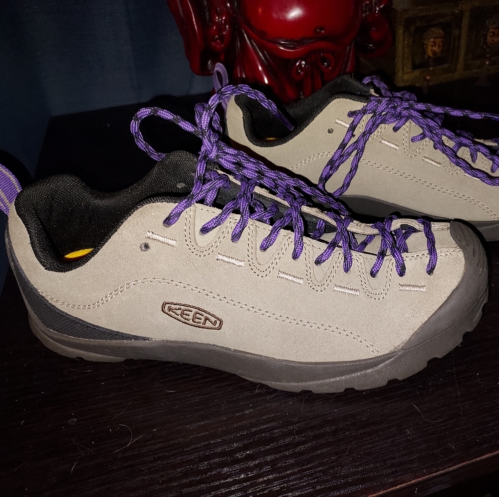 Like new KEEN shoes women's size 8.5 US / 39 EU